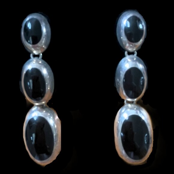 🆕 🛍️ Vintage 3-Tiered Silver & Onyx Dangle Earrings | Sleek Modernist Style - Picture 1 of 2